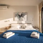 Royal Promons - Heated Pool