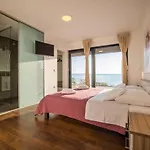 Royal Promons - Heated Pool Villa Starigrad Paklenica