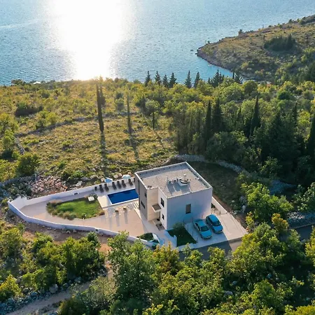 Royal Promons - Heated Pool * Starigrad Paklenica
