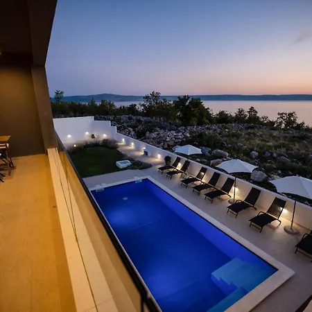 Royal Promons - Heated Pool Starigrad Paklenica