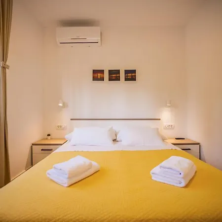 Royal Promons - Heated Pool Villa Starigrad Paklenica