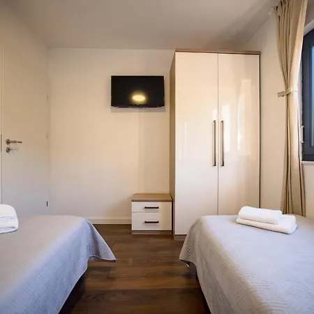 Royal Promons - Heated Pool Villa Starigrad Paklenica