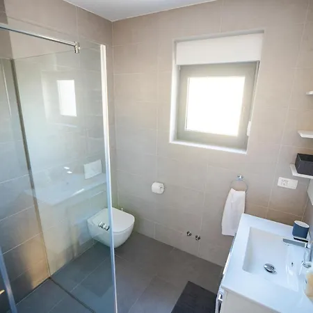 Villa Royal Promons - Heated Pool