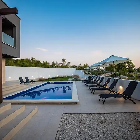 Royal Promons - Heated Pool Βίλα *