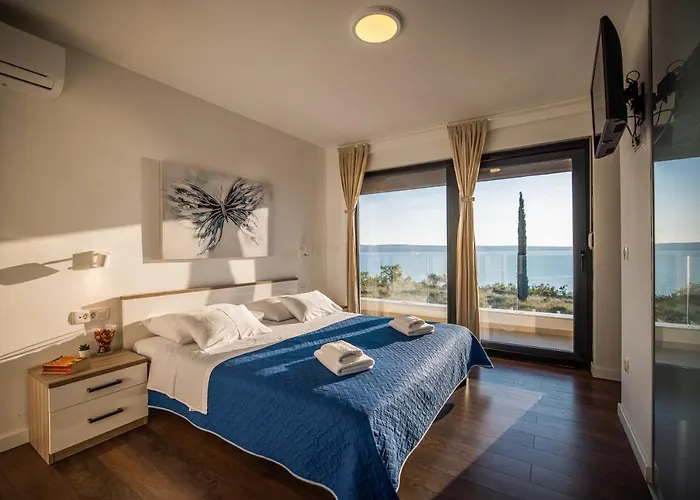 Royal Promons - Heated Pool Starigrad Paklenica