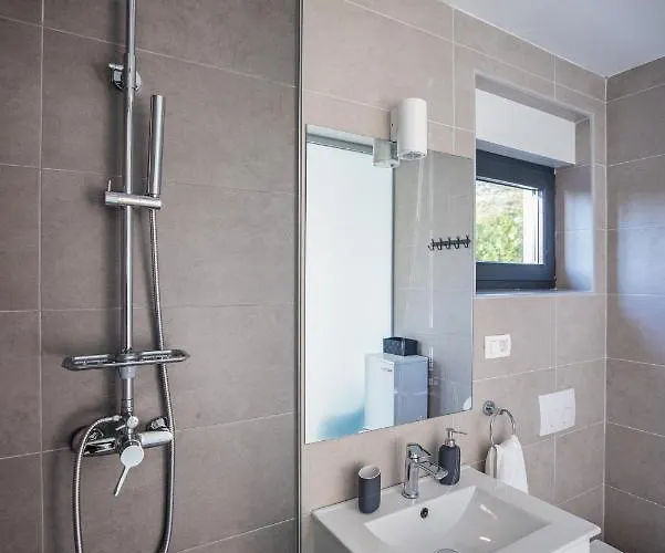 Villa Royal Promons - Heated Pool *