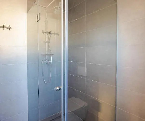 Royal Promons - Heated Pool