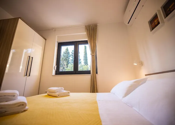 Royal Promons - Heated Pool Starigrad Paklenica