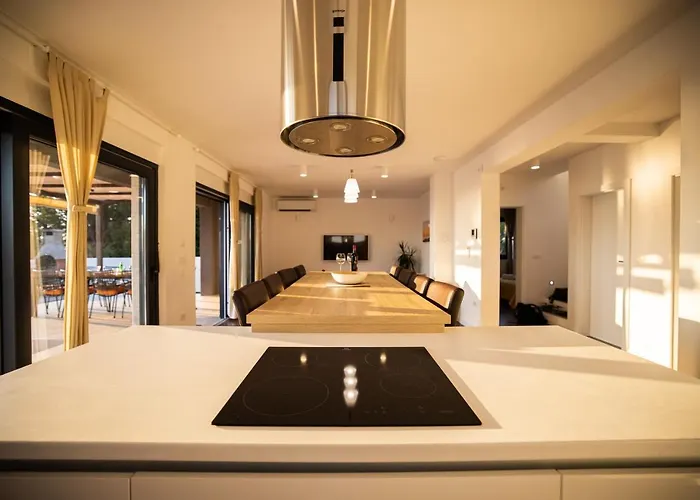 Royal Promons - Heated Pool Villa *