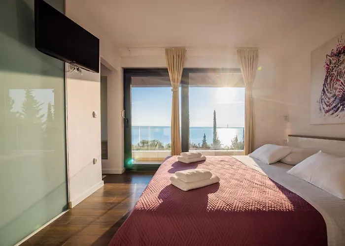 Villa Royal Promons - Heated Pool *