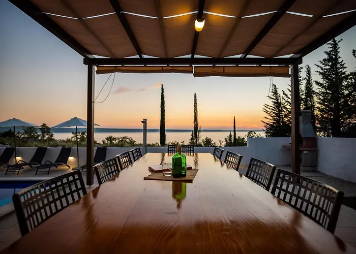 Royal Promons - Heated Pool Starigrad Paklenica