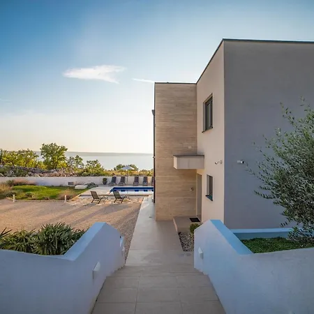 Villa Royal Promons - Heated Pool Starigrad Paklenica