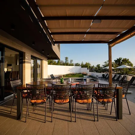 Royal Promons - Heated Pool Starigrad Paklenica