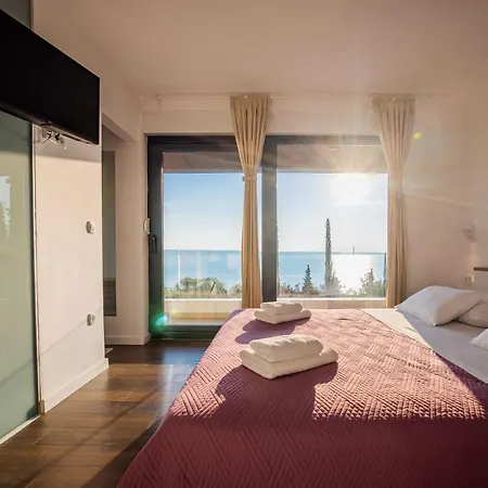 Villa Royal Promons - Heated Pool *
