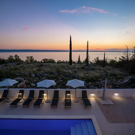 Royal Promons - Heated Pool Villa