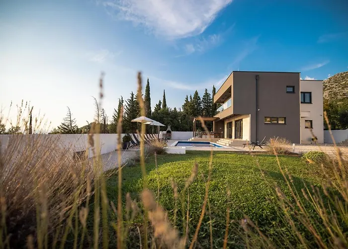 Royal Promons - Heated Pool * Starigrad Paklenica