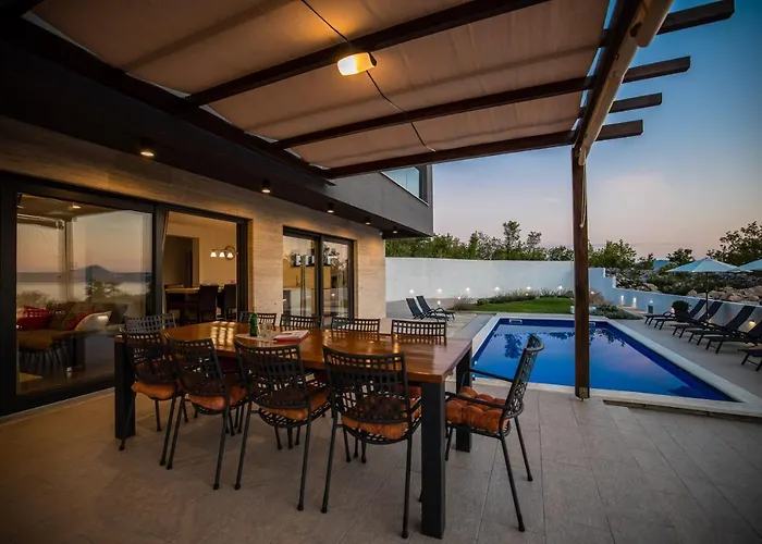 Villa Royal Promons - Heated Pool Starigrad Paklenica