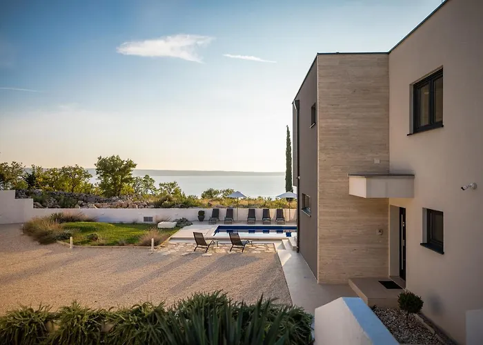 Royal Promons - Heated Pool * Starigrad Paklenica