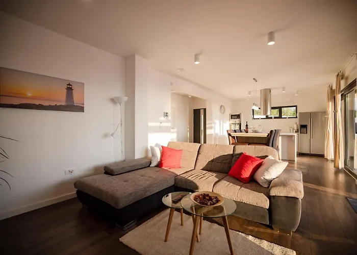 Royal Promons - Heated Pool Starigrad Paklenica