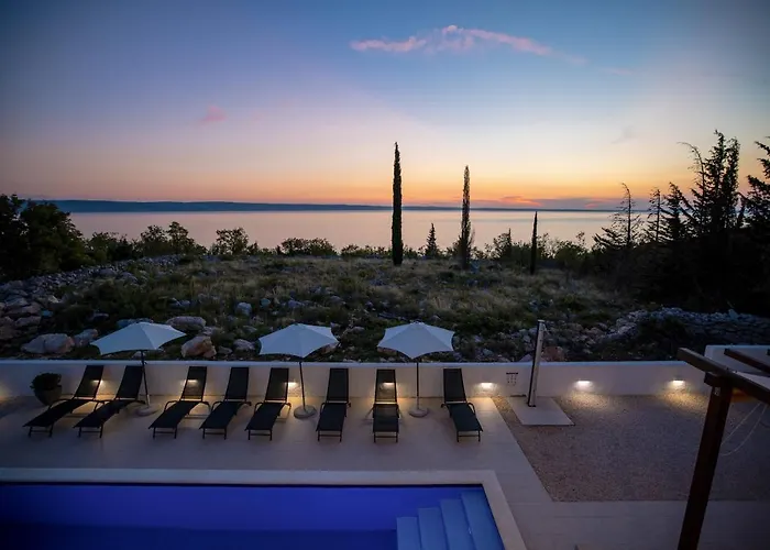 Royal Promons - Heated Pool Willa