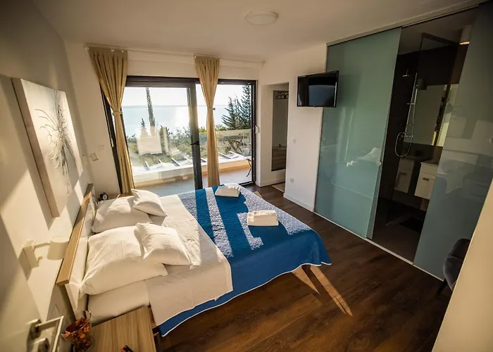 Royal Promons - Heated Pool Starigrad Paklenica