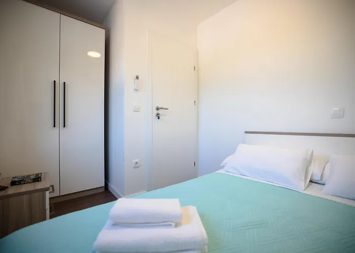 Royal Promons - Heated Pool Βίλα Starigrad Paklenica