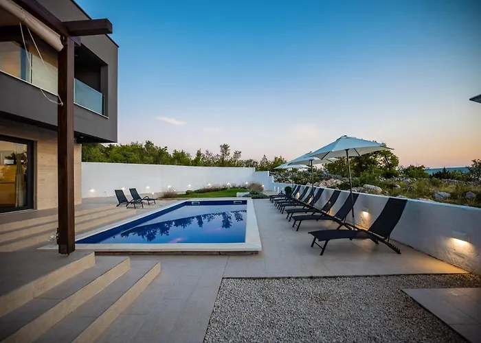 Royal Promons - Heated Pool Βίλα *